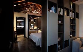 Komodo Gran Poder - Penthouse With Private Pool And Cozy Twin Bedroom Central Apartment